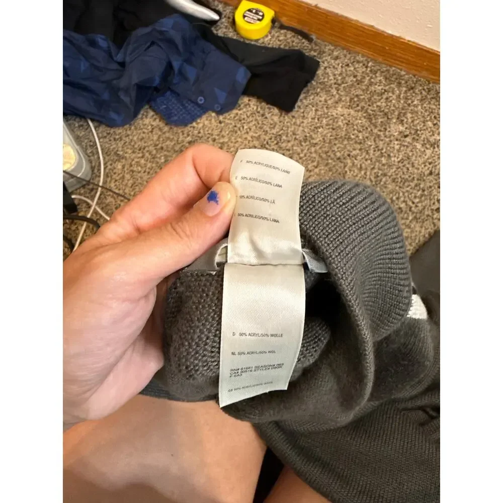The North Face Men’s Medium Gray Knit Quarter-Zip Pullover Sweater